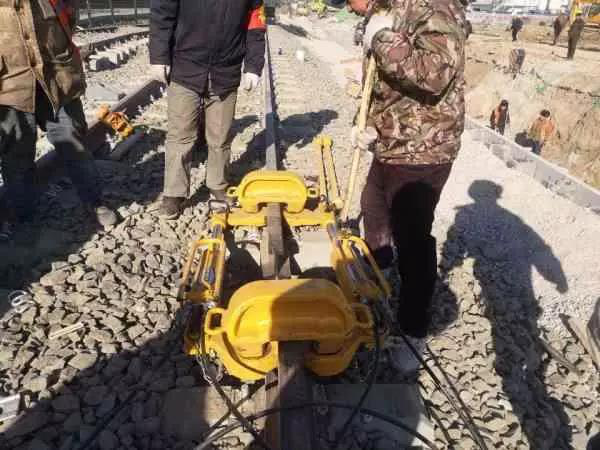 今日頭條、北京日?qǐng)?bào):13號(hào)線清河站撥線工程倒計(jì)時(shí),京城地鐵首 次鋪上樹脂軌枕 今日頭條、北京日?qǐng)?bào):13號(hào)線清河站撥線工程倒計(jì)時(shí),京城地鐵首 次鋪上樹脂軌枕